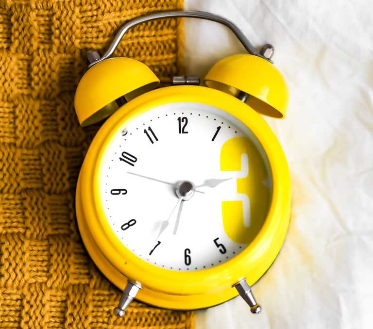 Let's look into the benefits and pitfalls of Daily Standup Meetings. Let's look into the benefits and pitfalls of Daily Standup Meetings.